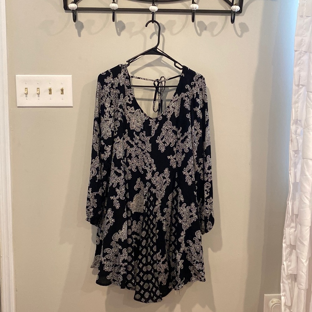 Black/white dress